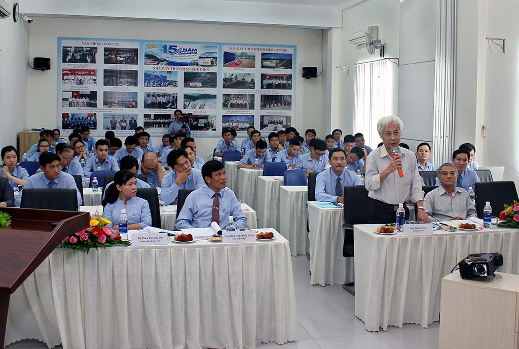 Ông Phạm Sĩ Huân – Thành viên HĐQT phát biểu tại Hội nghị